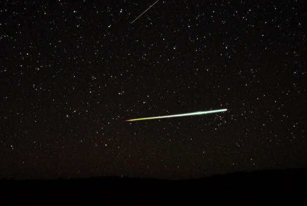 Ouvrez Les Yeux Une Pluie Détoiles Filantes Sera Visible à